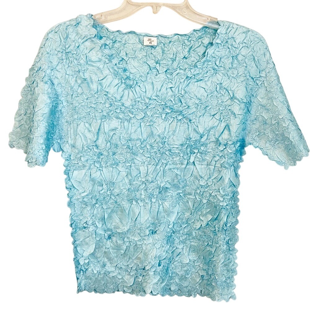 FC Light Blue Popcorn Shirt One Size V-Neck Short Sleeve Textured Bubble Top Y2K